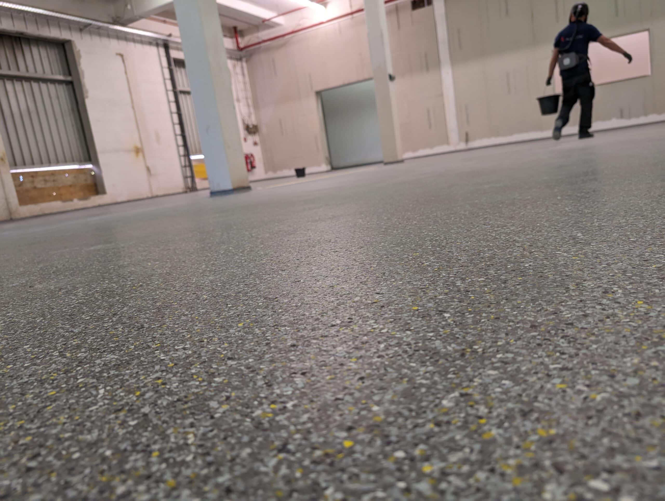 Robuste, langlebige Bodenbeschichtung aus Acryl für Industrie und Gewerbe.